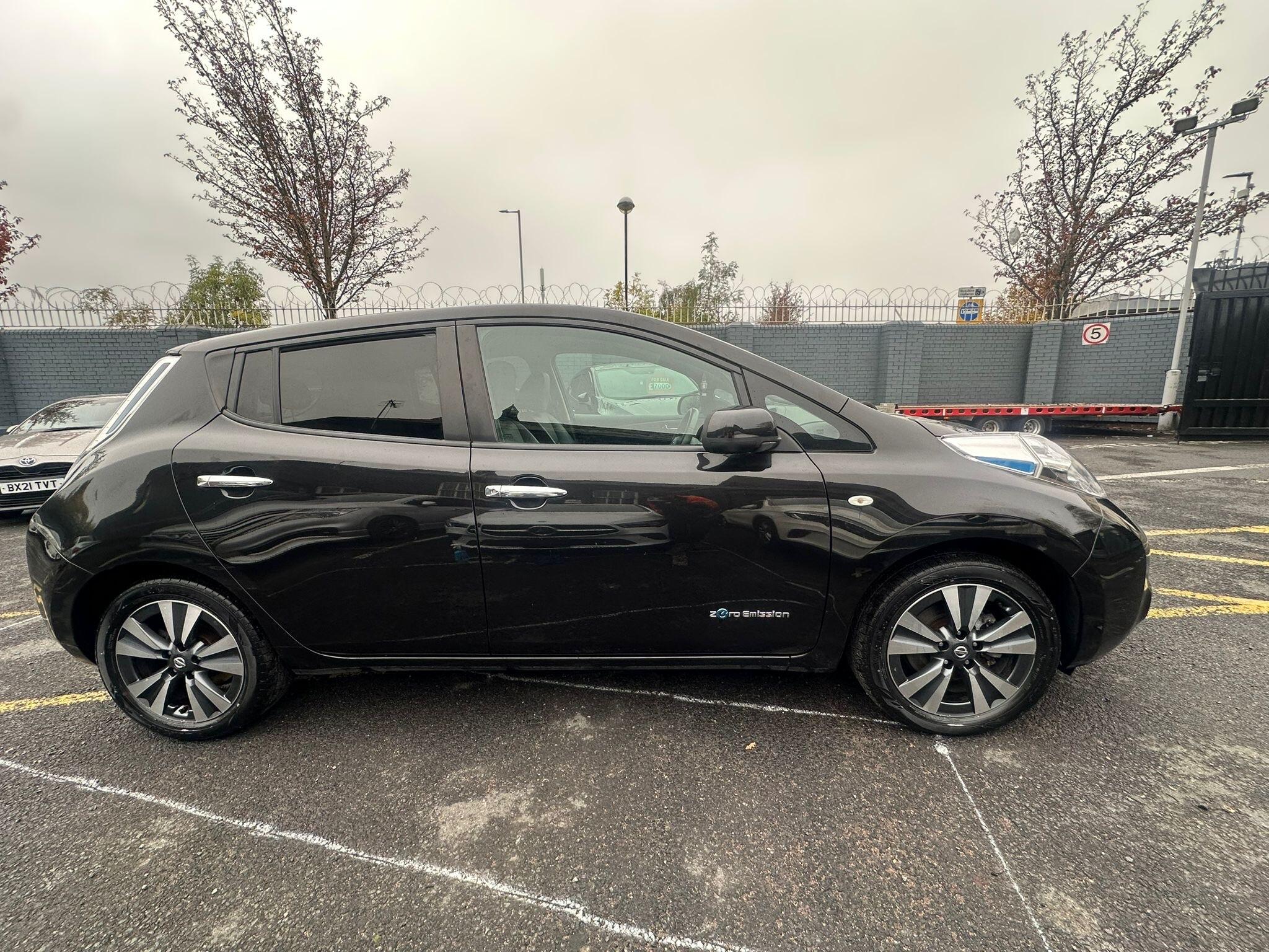 Nissan Leaf - 24kWh Tekna Auto 5dr - Hatchback (2013 - 2018) Image